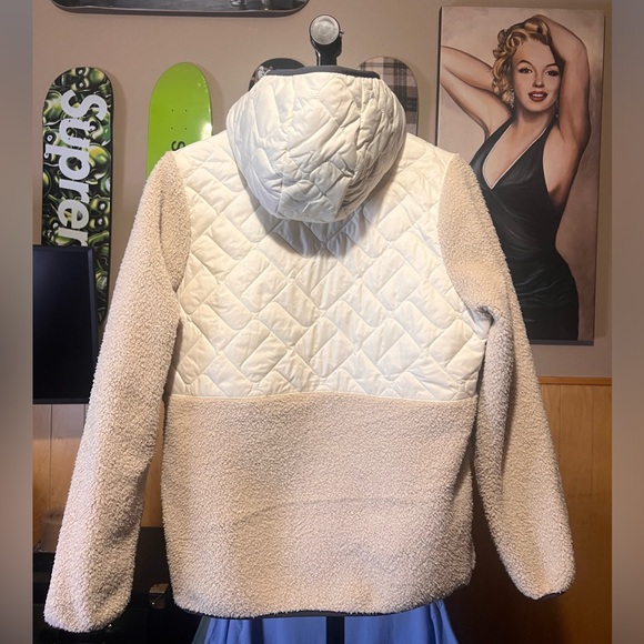 Women’s NEW Columbia fleece/puffer hoodie jacket - Picture 2 of 7